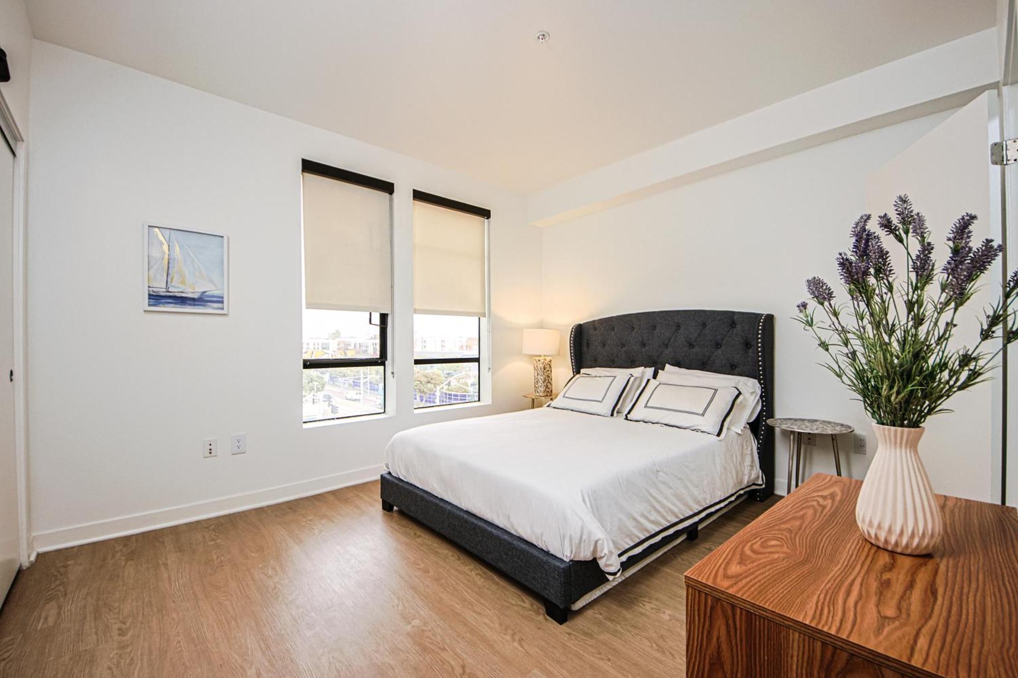 The Carlton- Modern-Luxury 2 Master Suites In Hrt Of Sm Steps To Ocean Ave Лос-Анджелес Екстер'єр фото