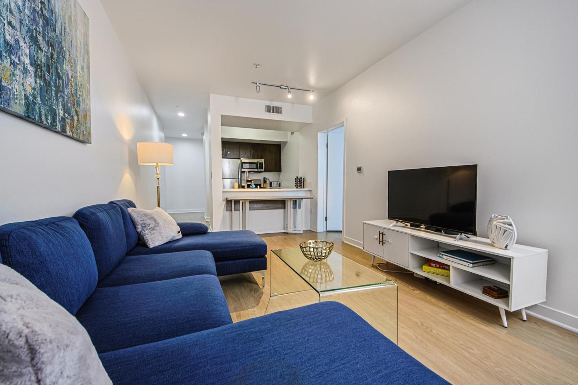 The Carlton- Modern-Luxury 2 Master Suites In Hrt Of Sm Steps To Ocean Ave Лос-Анджелес Екстер'єр фото